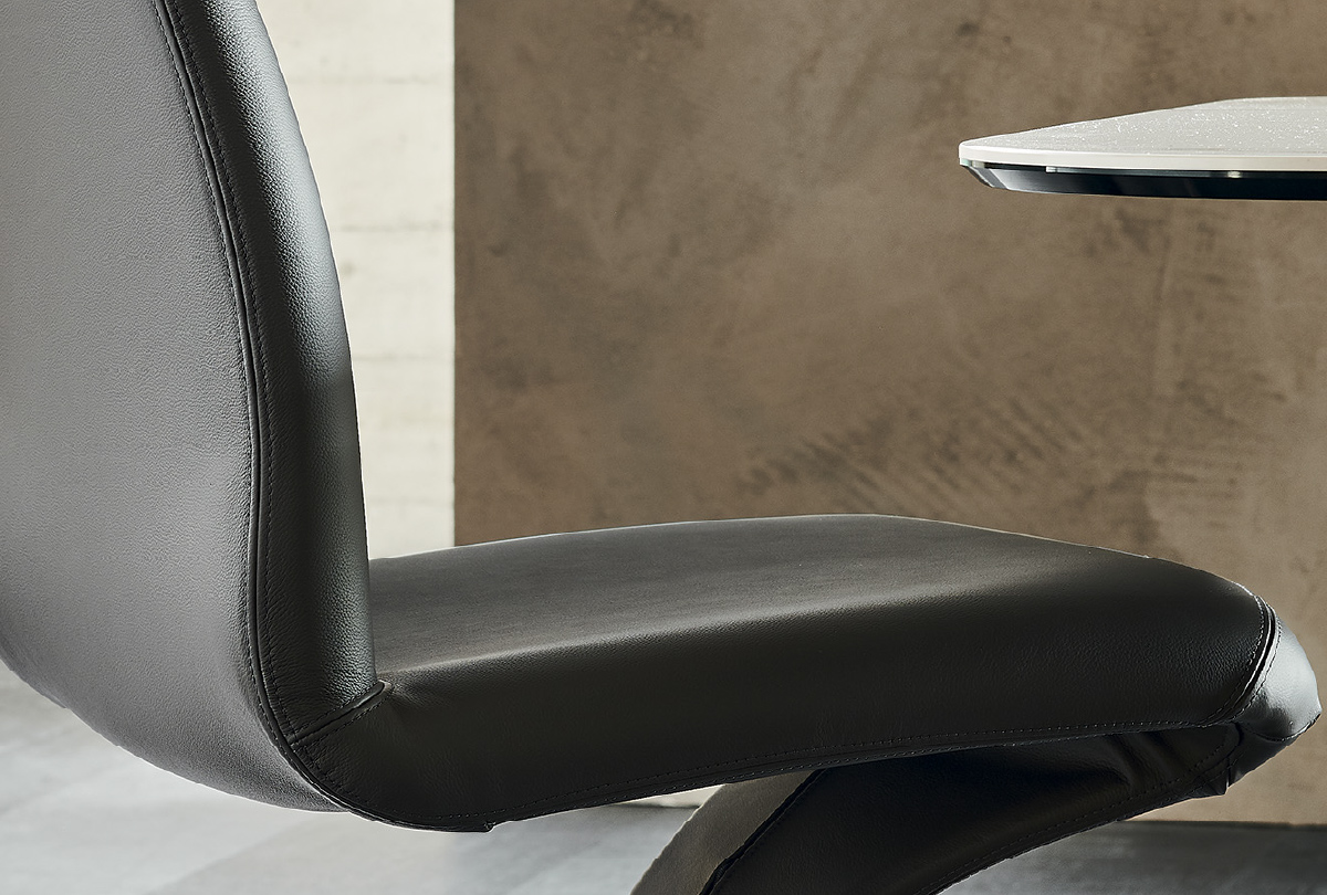 Betty-chair by simplysofas.in